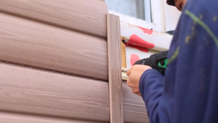 How To Choose The Right Materials for Your Siding Installation in 'Knightstown, IN